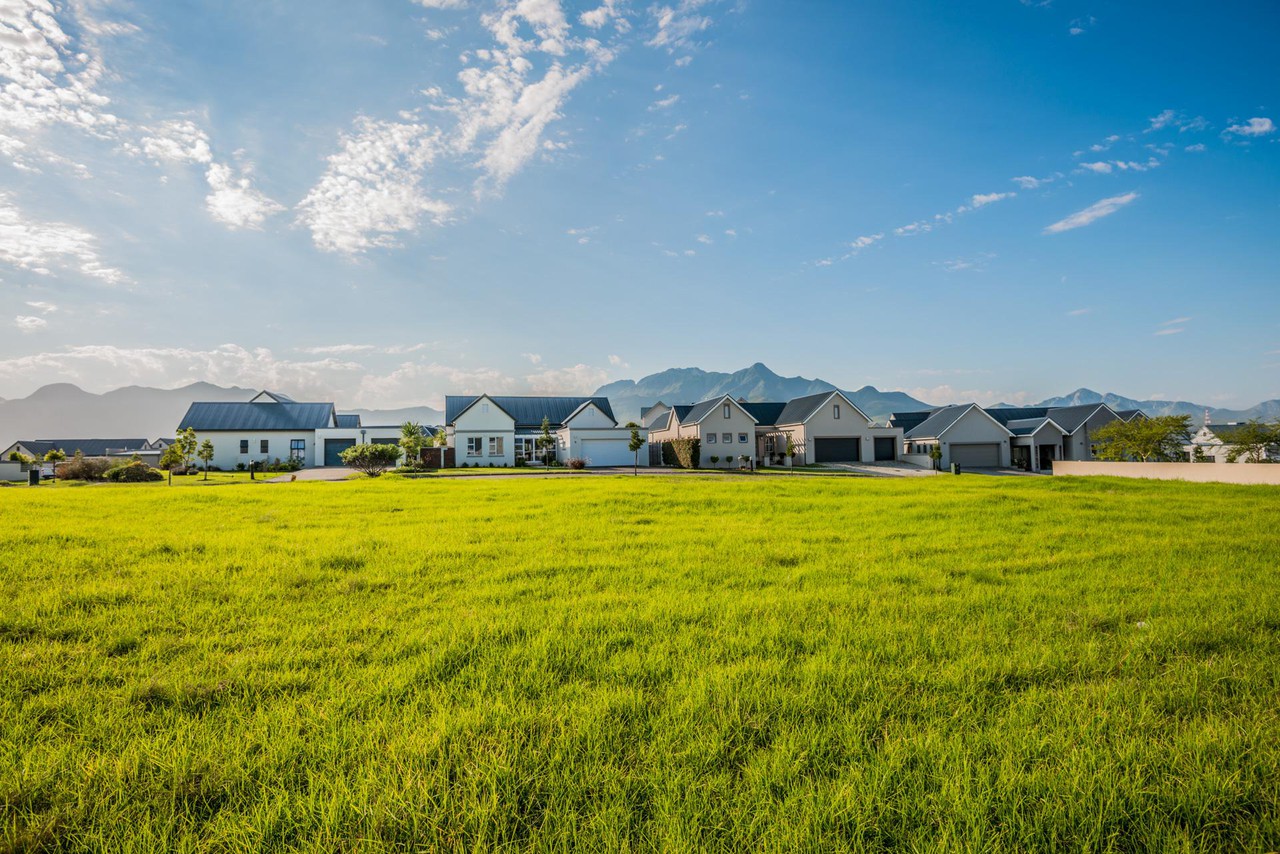 Kingswood Golf Estate, properties and houses for sale 1 to 30