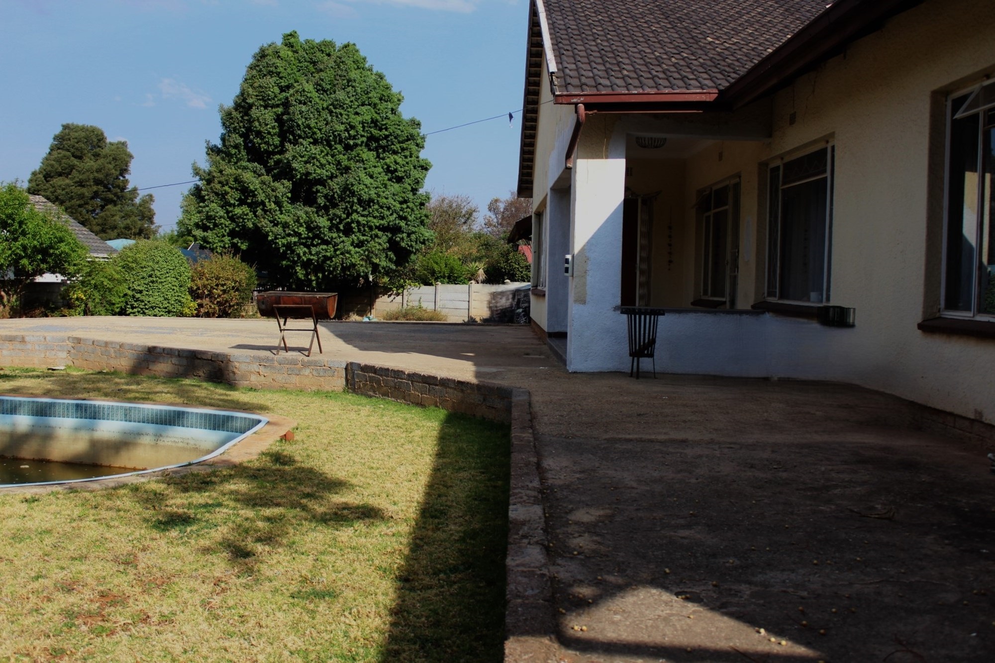 For Sale Spacious Discovery house with pool, large yard, and ample