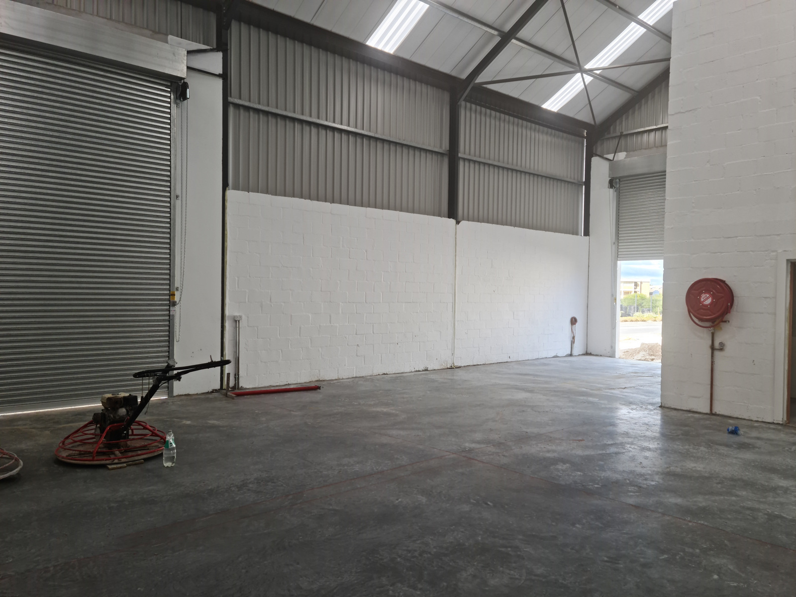 Industrial Warehouse To Rent in Firgrove Solar power, 24/7 security