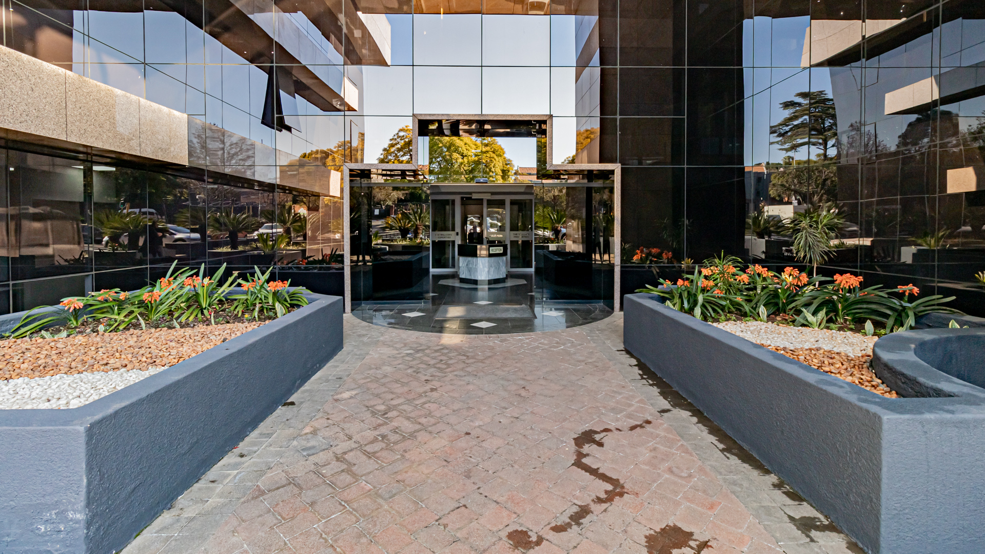 To Rent: Office in Ferndale with 24/7 security parking and flexible