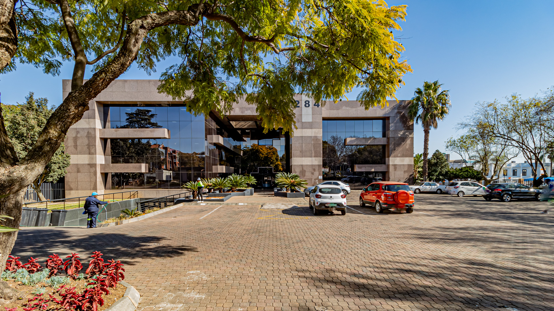 To Rent: Office in Ferndale with 24/7 security parking and flexible