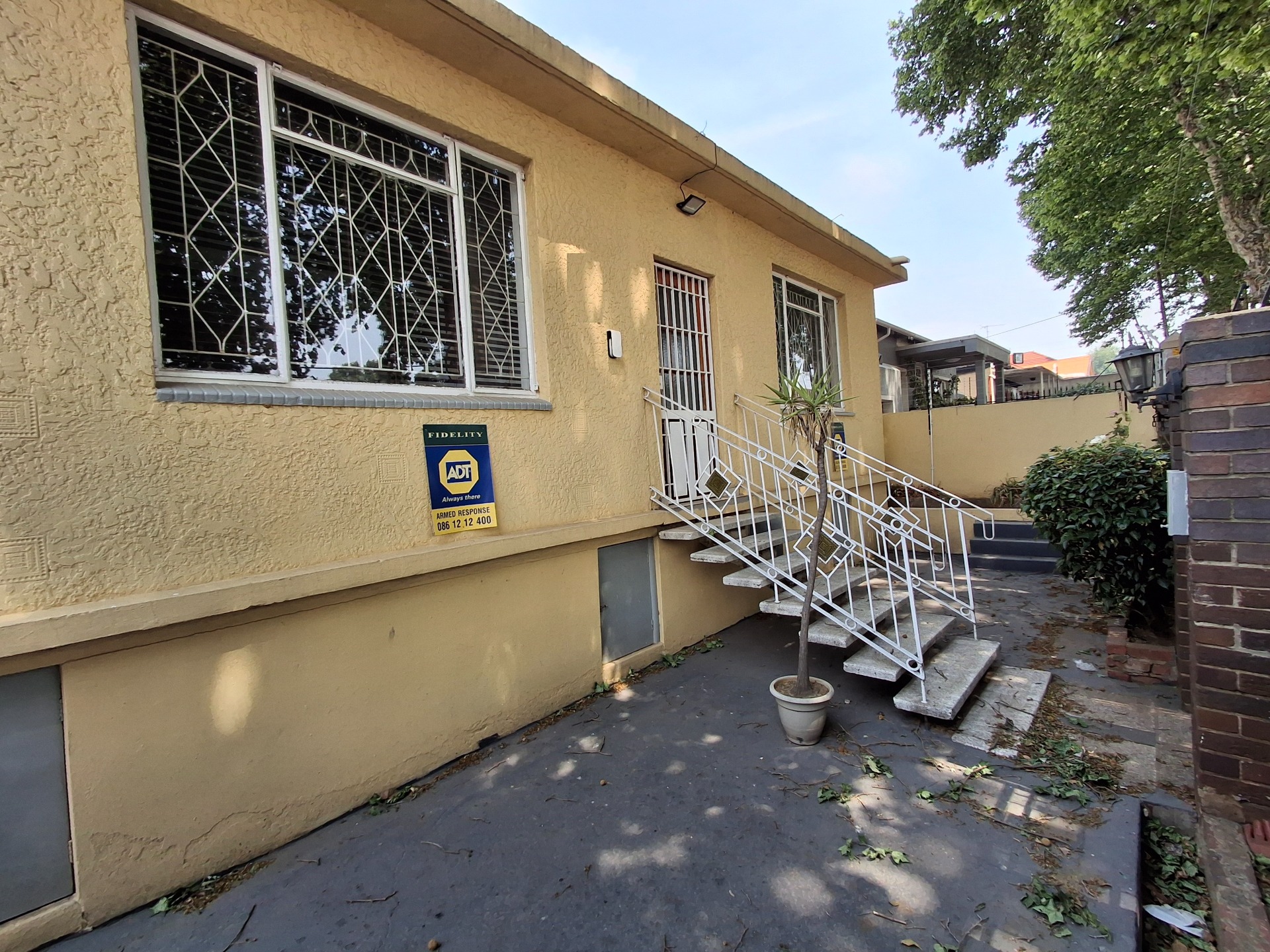 Family Home For Sale in Bezuidenhout Valley 4 Bedrooms, Cottage, Solar