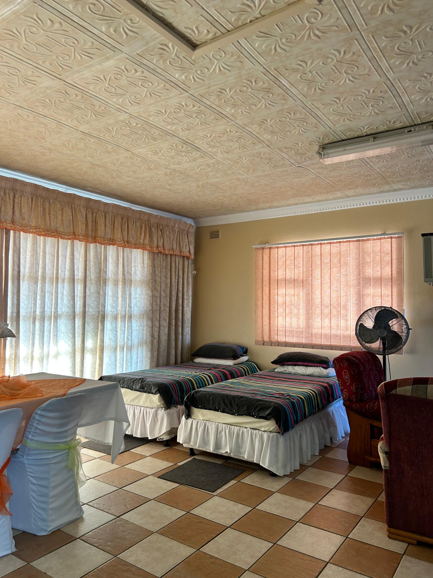 For Sale Tinley Manor Central House with 8 ensuite bedrooms and beach