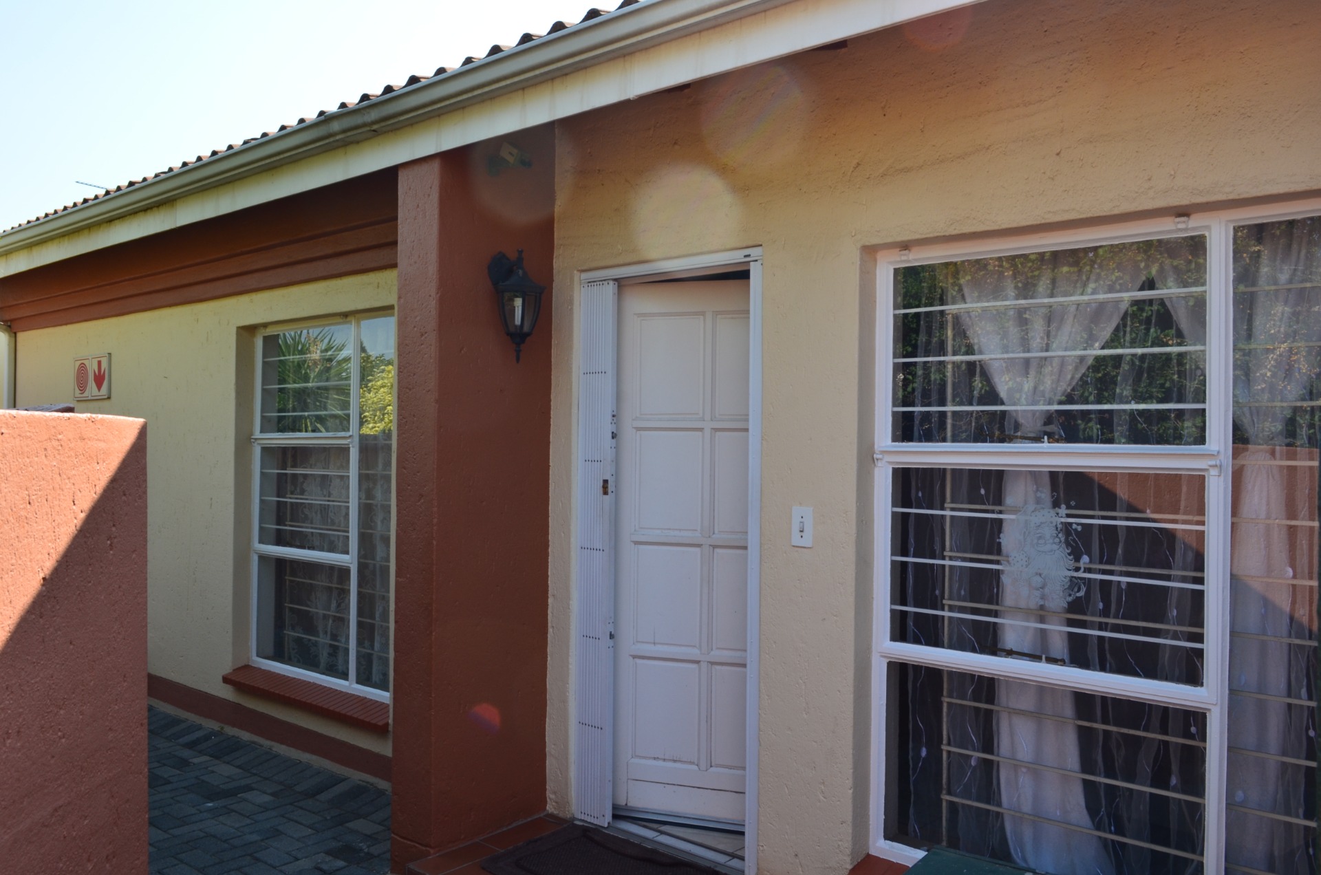 Northwold Townhouse For Sale 3 beds, pool, petfriendly, secure estate