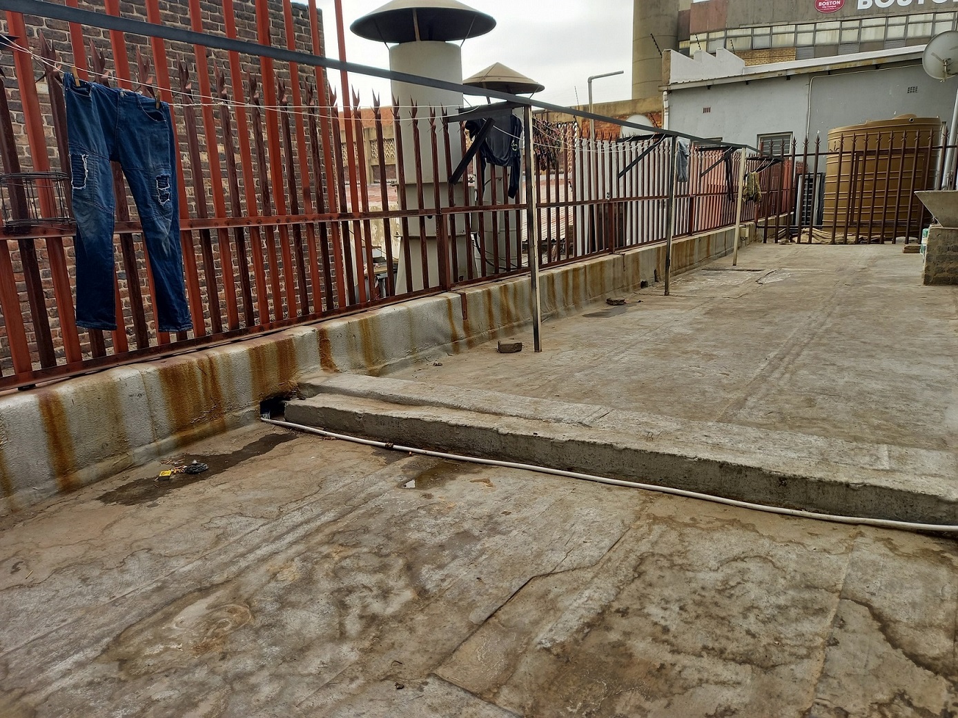 Germiston Central Flat To Rent Open plan, secure building, near