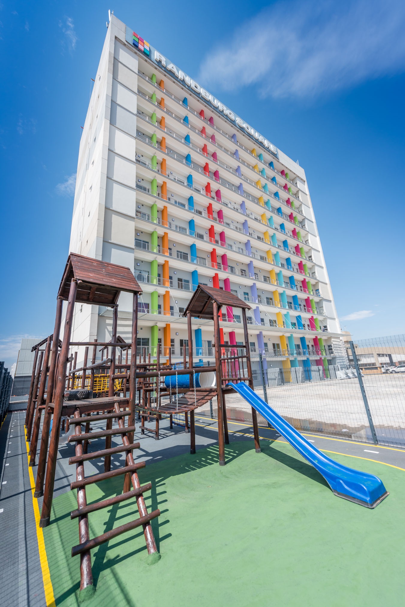 Newly Renovated Randburg Flat Modern amenities, onsite gym, free