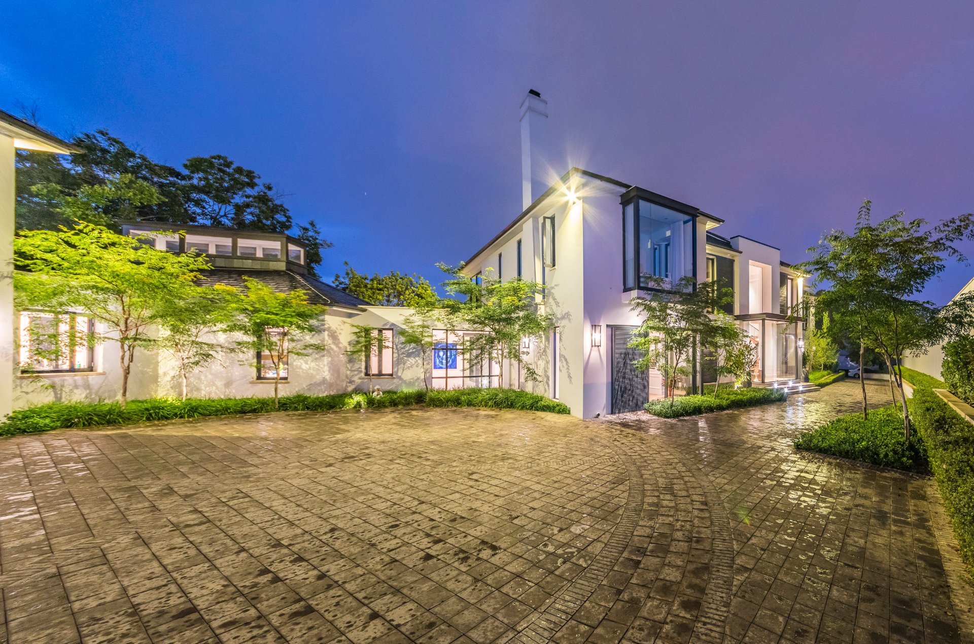 Rand decline a big plus for SA’s luxury real estate