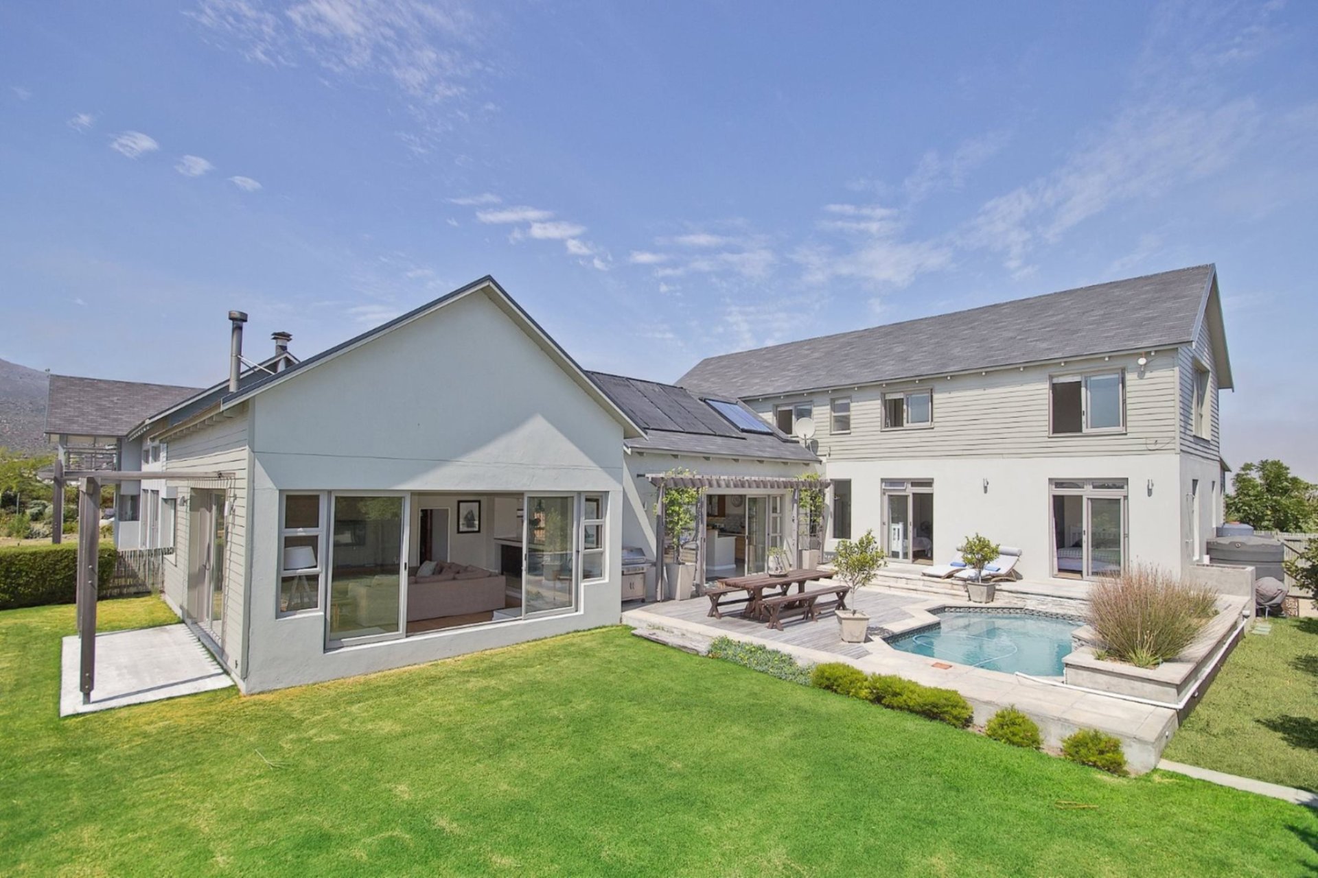 False Bay market “pumping” since June