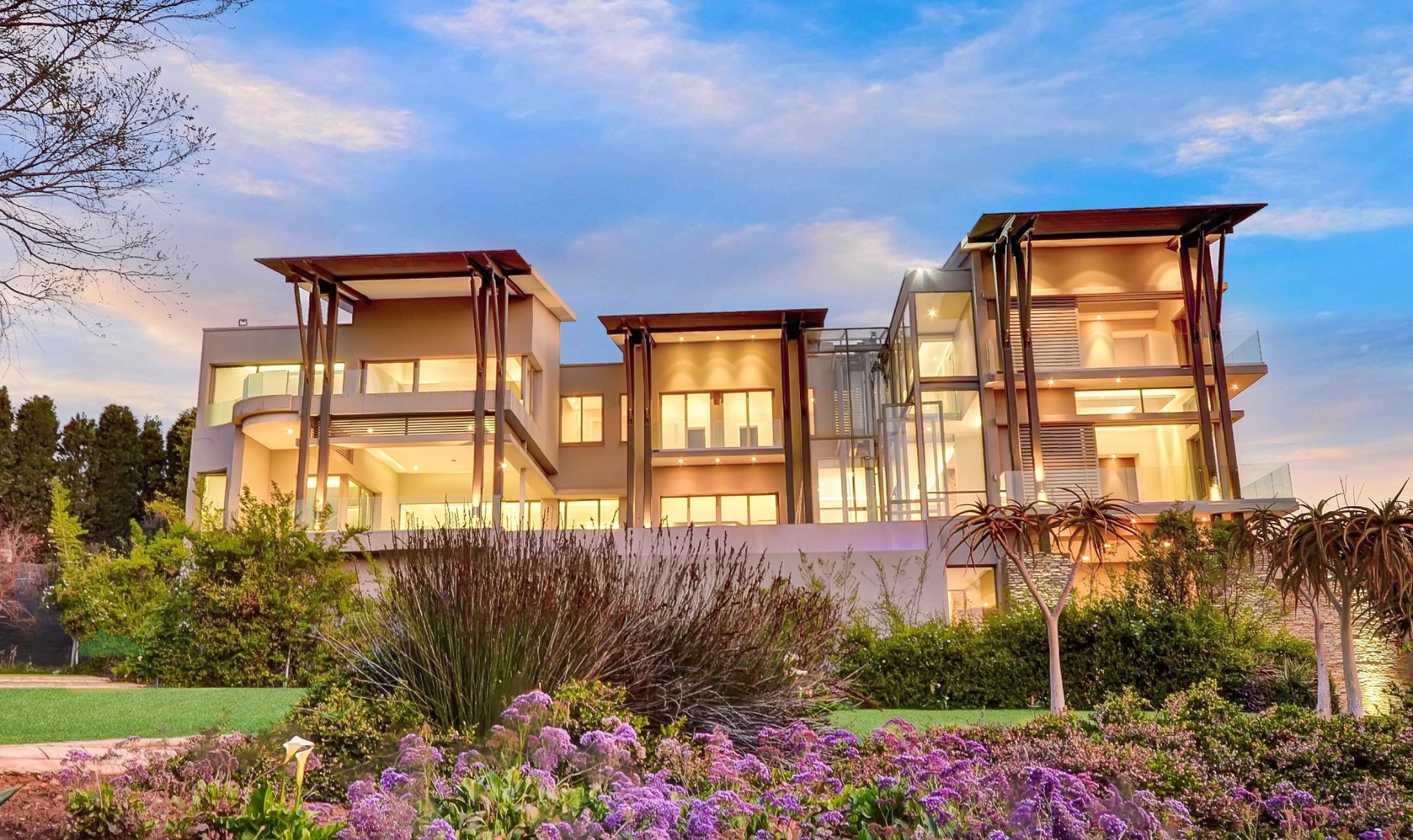SA’s top ten suburbs command an ave house price of R12 million-plus