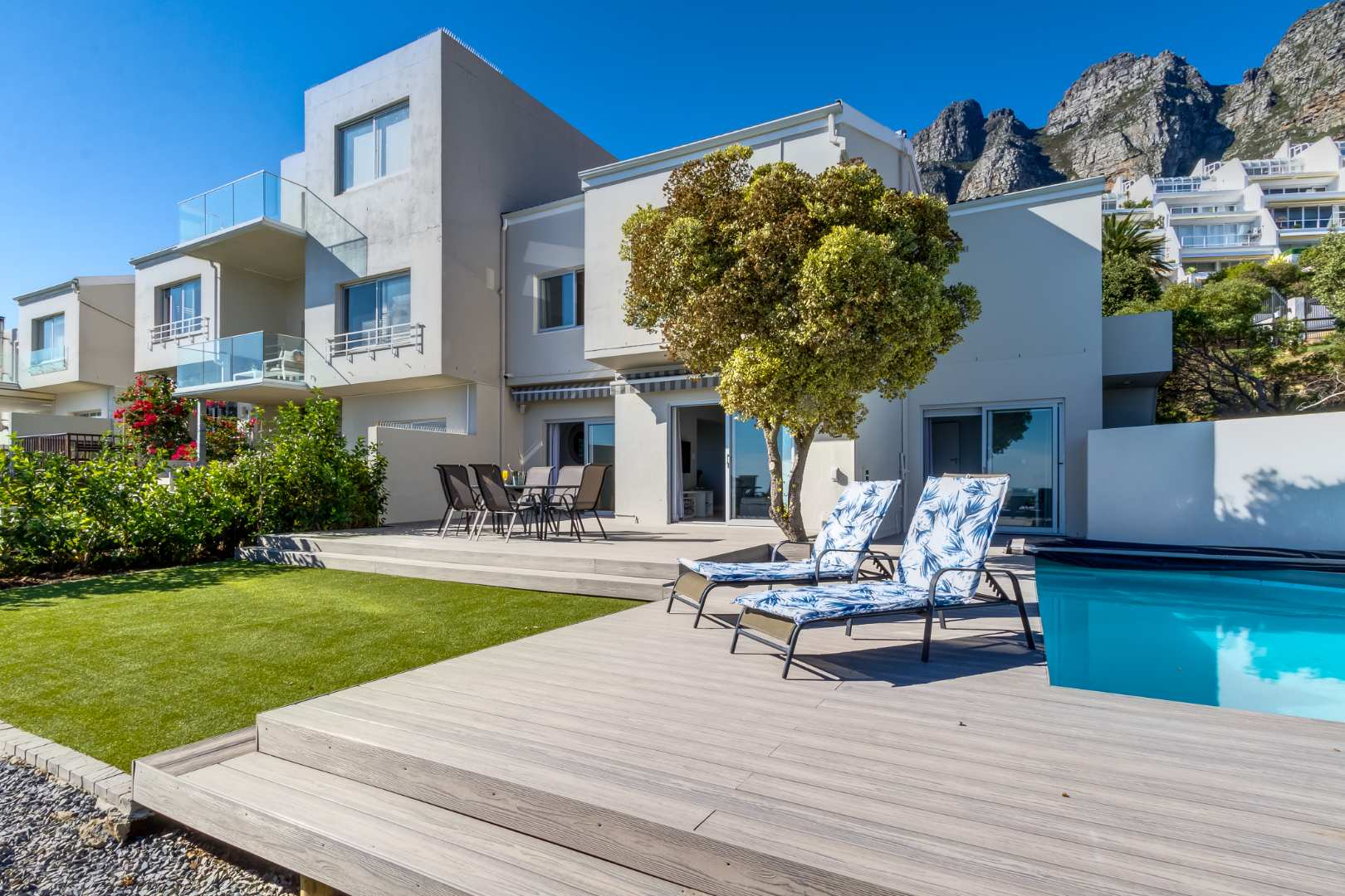 Trophy trees, designer sculptures, high-value plants: Hot outdoor commodities for the ultra-rich