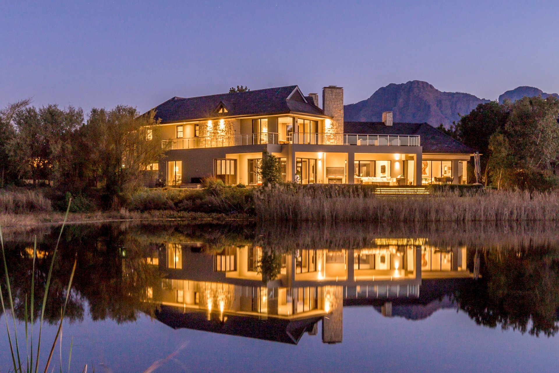 Robust sales in the high-end residential property market