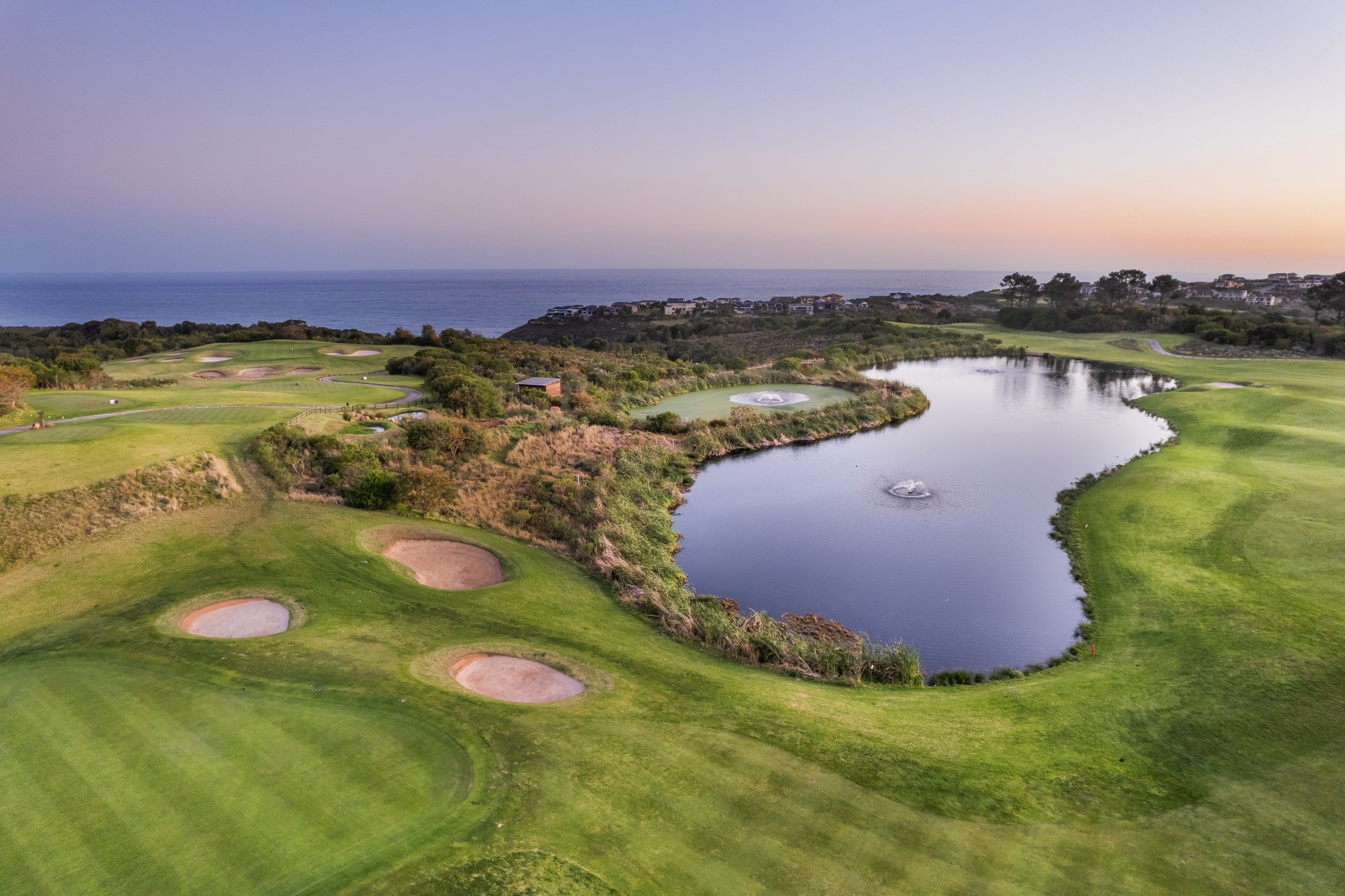 The popularity of golf estate homes continues to grow