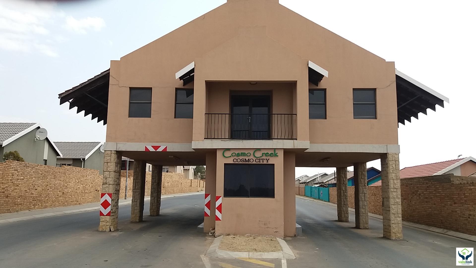 House For Sale In Cosmo City, Randburg, Gauteng for R 630,000