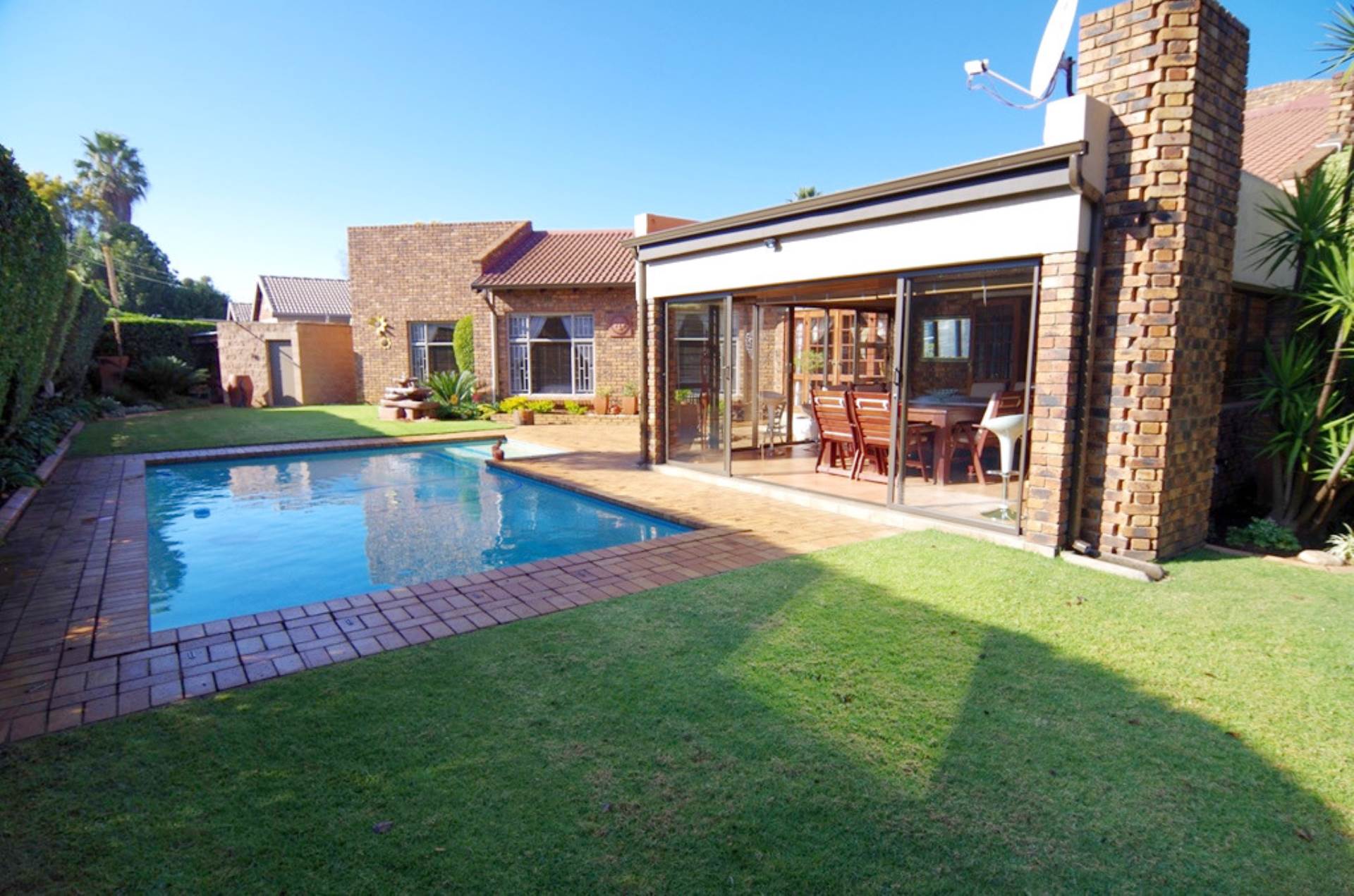 House For Sale in SUNWARD PARK, BOKSBURG for R 2 300 000 1138411