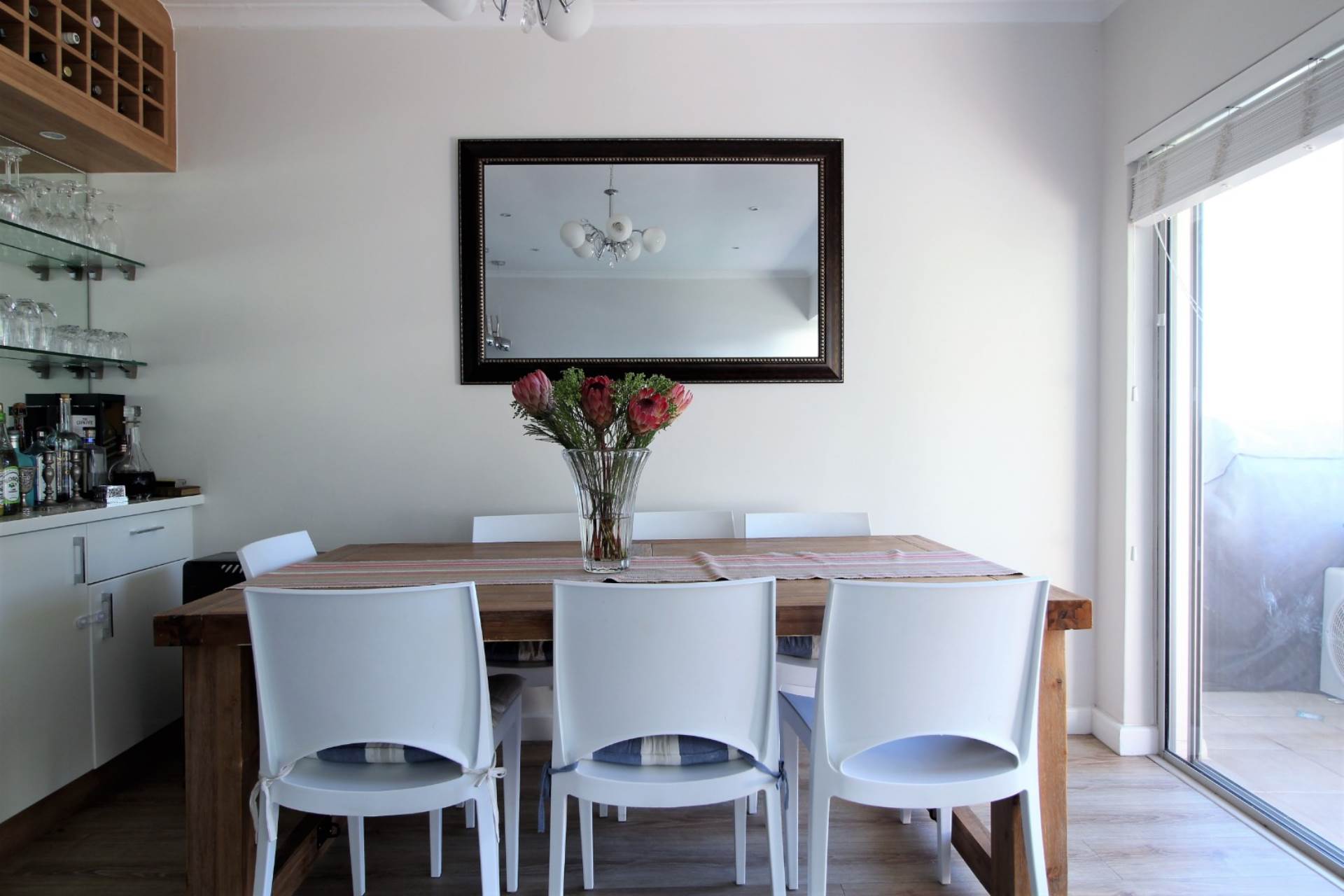 Apartment For Sale In Sea Point Cape Town Western R 4295000 Apartment For Sale In Sea Point Cape Town Western R 4295000