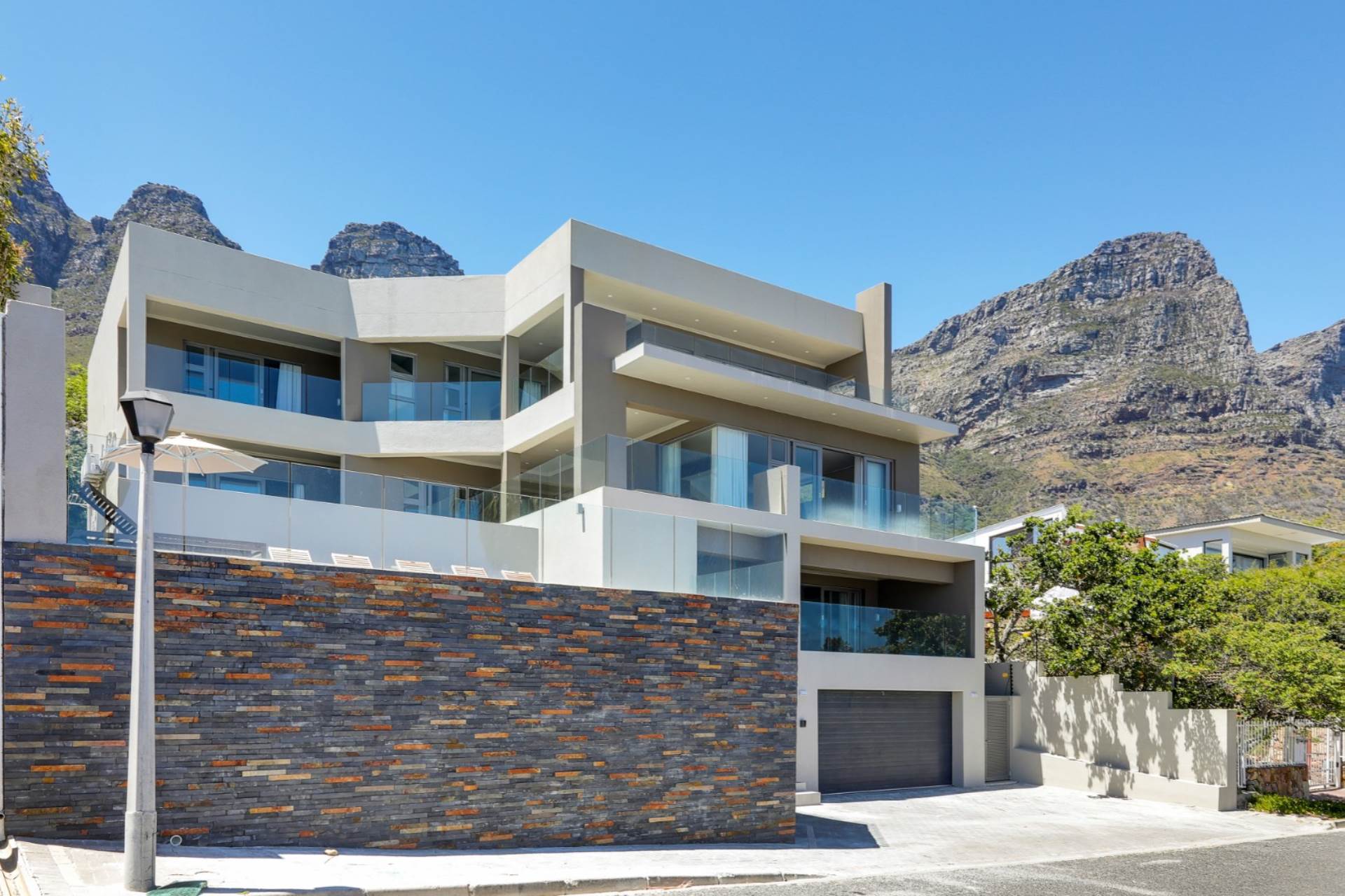 House For Sale In Camps Bay, Cape Town, Western Cape for R 35,644,250