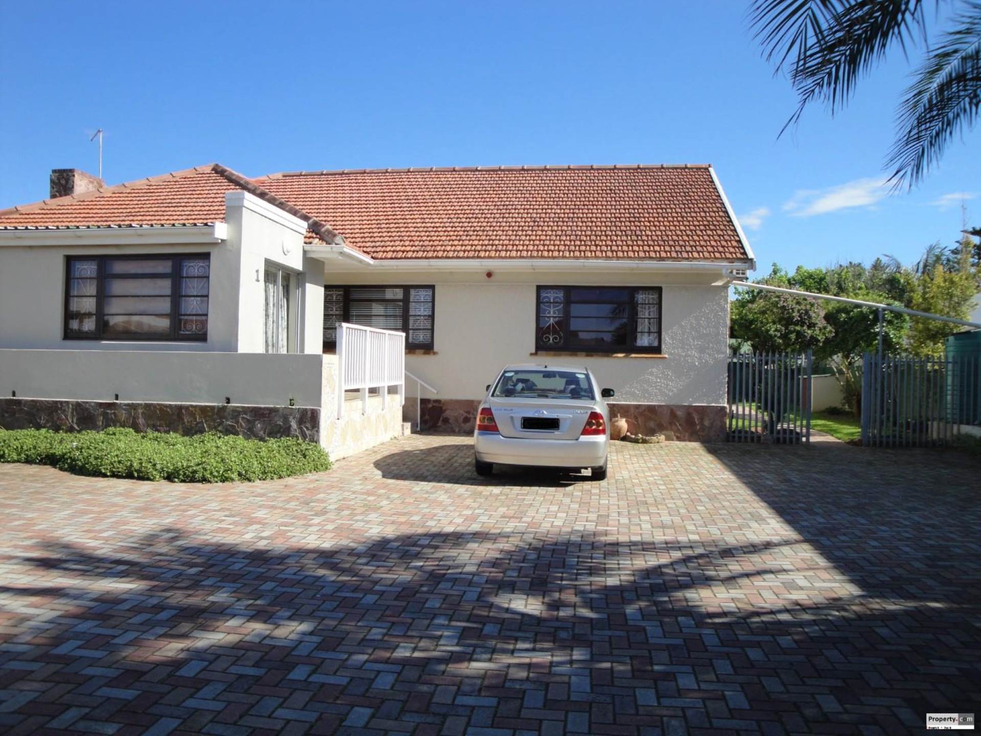 Property in SUMMERSTRAND PORTELIZABETH EasternCape