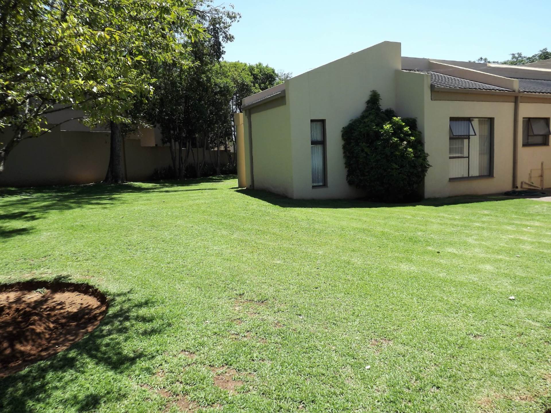 House For Sale In Heuwelsig, Bloemfontein, Free State for R 2,590,000