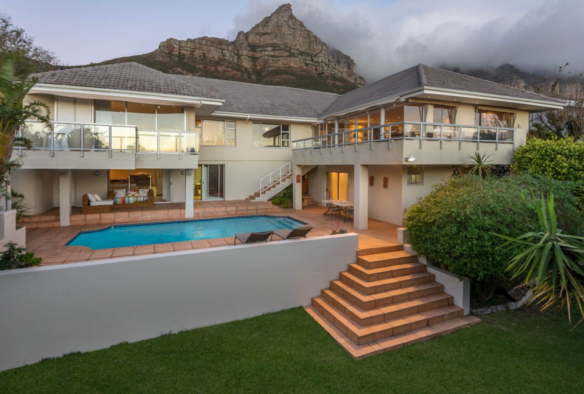 House For Sale In Camps Bay, Cape Town, Western Cape for R 19,995,000