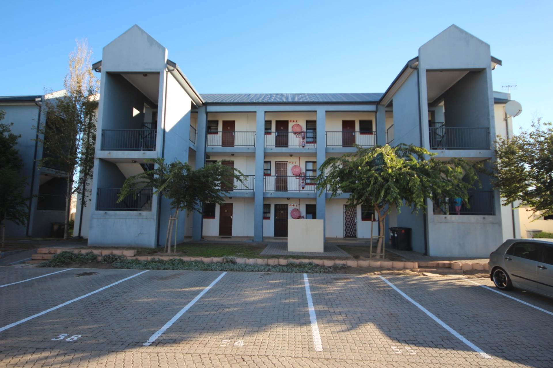 Apartment Sold In Buhrein, Kraaifontein, Western Cape for R 650,000