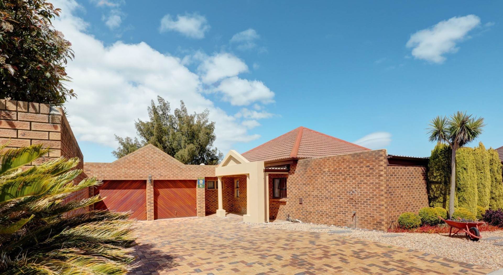 Townhouse Sold In Loevenstein, Bellville, Western Cape for R 2,750,000