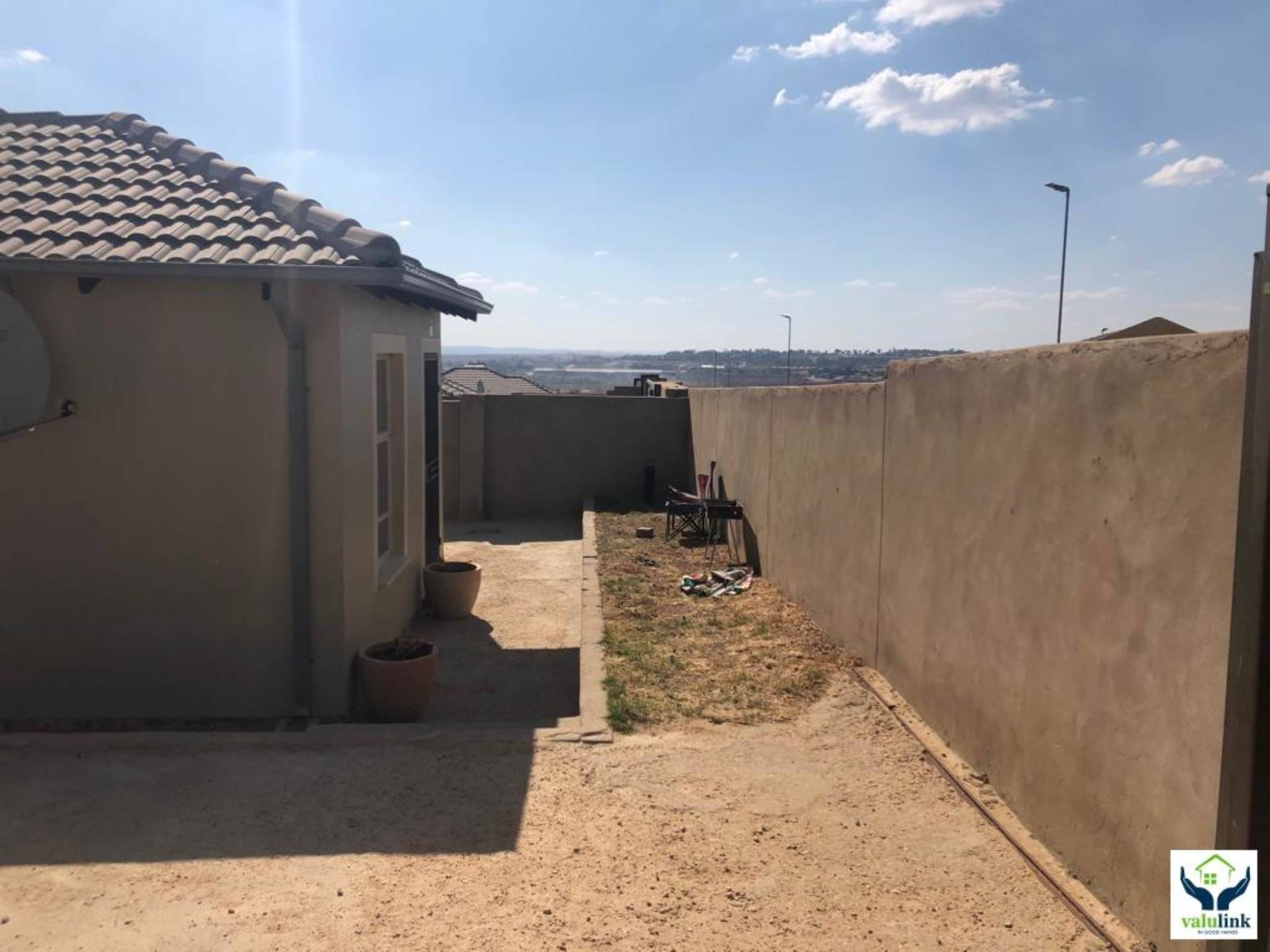 House For Sale In Riverside View, Midrand, Gauteng for R 760,000