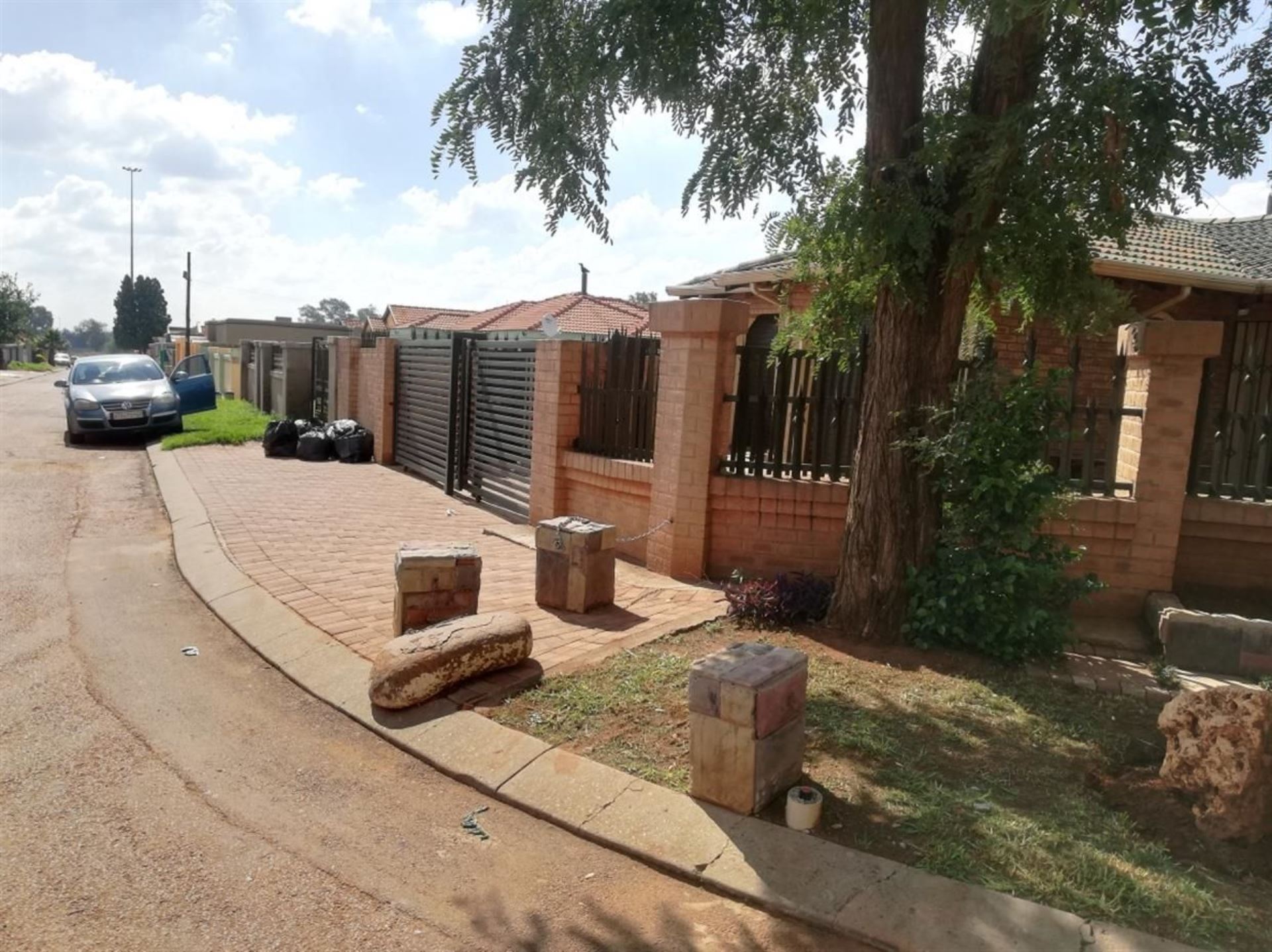 House For Sale In Vosloorus Ext 13, Boksburg, Gauteng for R 950,000