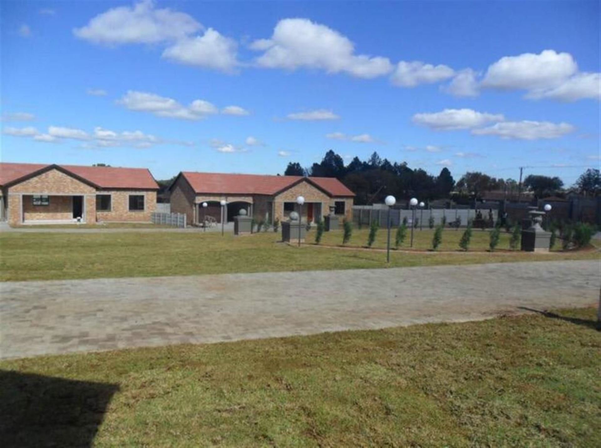 Townhouse To Rent In Riversdale, Meyerton, Gauteng for R 9,000 /month