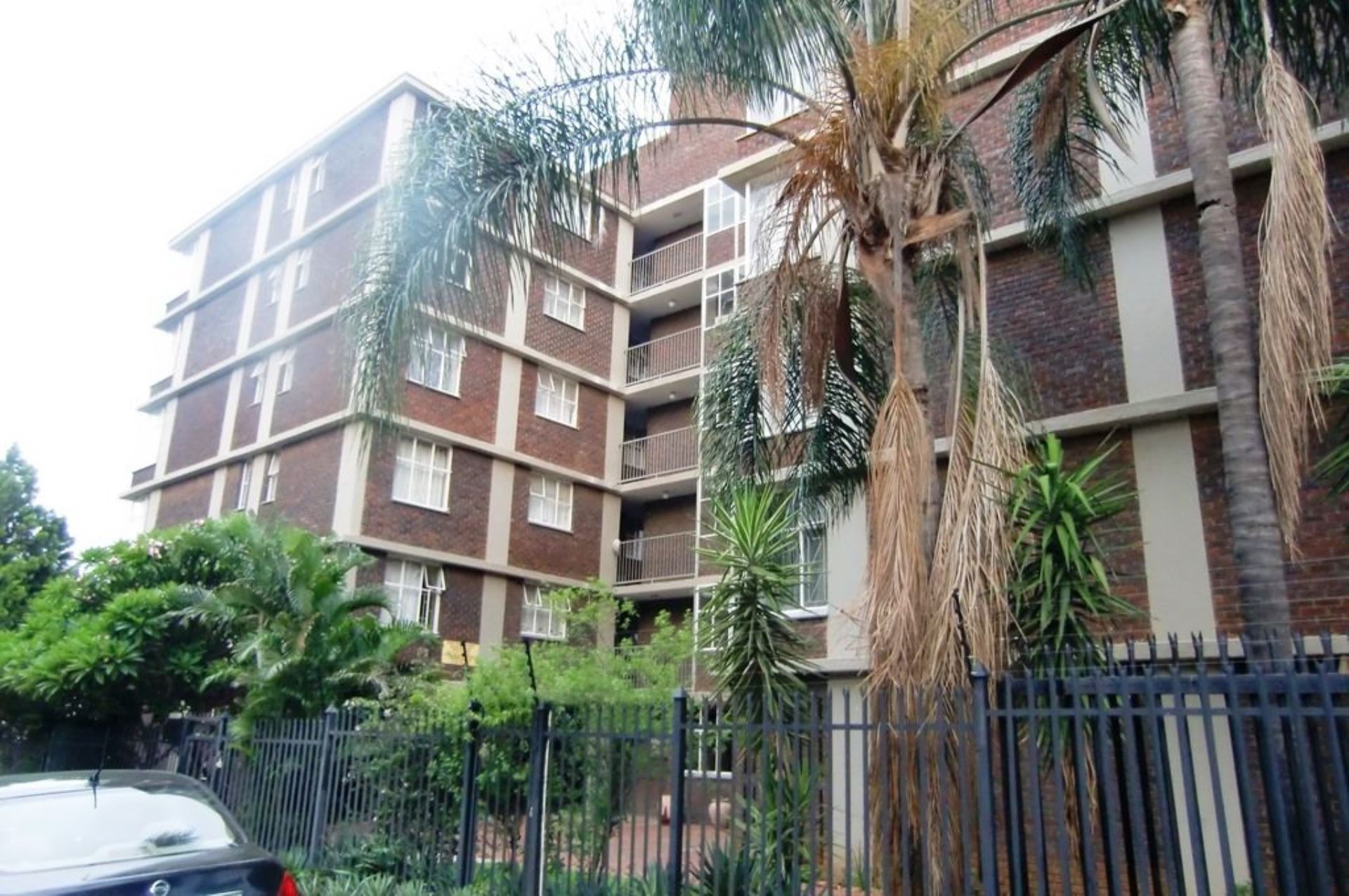 Flat For Sale In Silverton, Pretoria, Gauteng for R 620,000