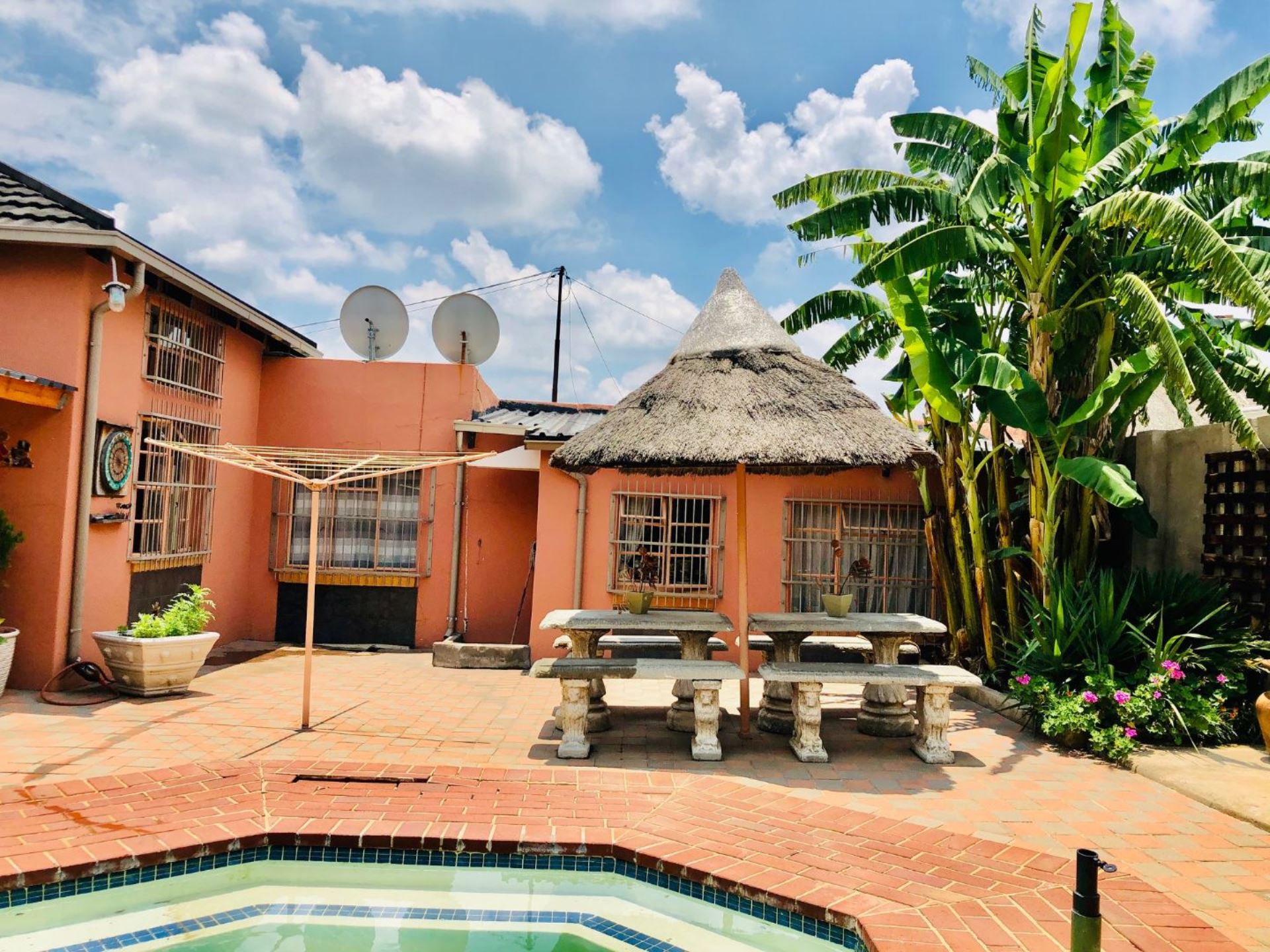 House For Sale In Benoni Central, Benoni, Gauteng for R 1,180,000