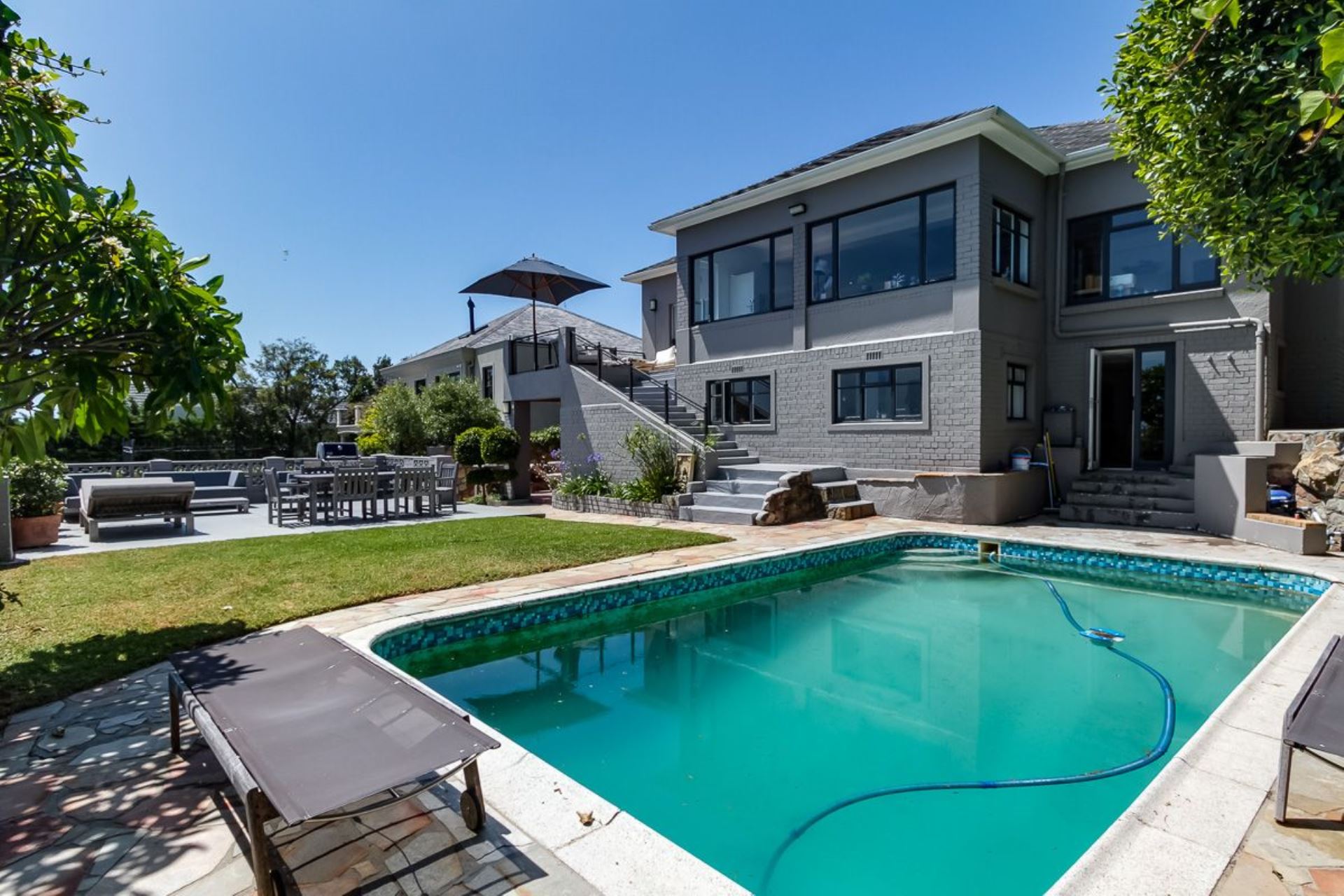 House For Sale In Camps Bay, Cape Town, Western Cape for R 17,995,000