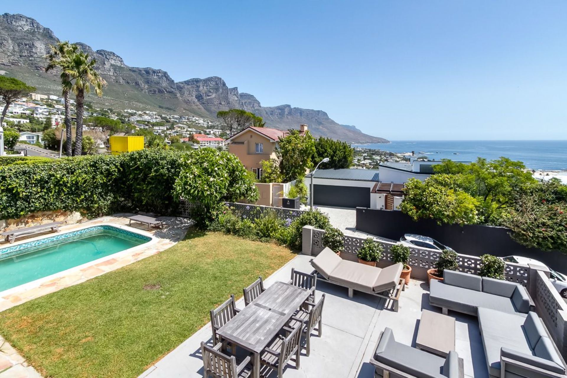 House For Sale In Camps Bay, Cape Town, Western Cape for R 17,995,000