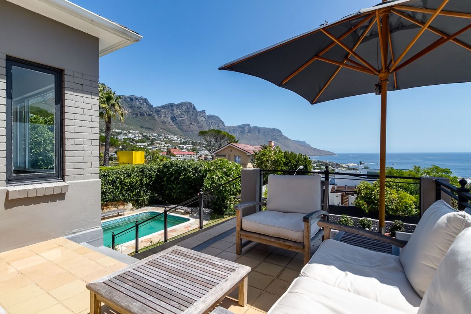 House For Sale In Camps Bay, Cape Town, Western Cape for R 17,995,000