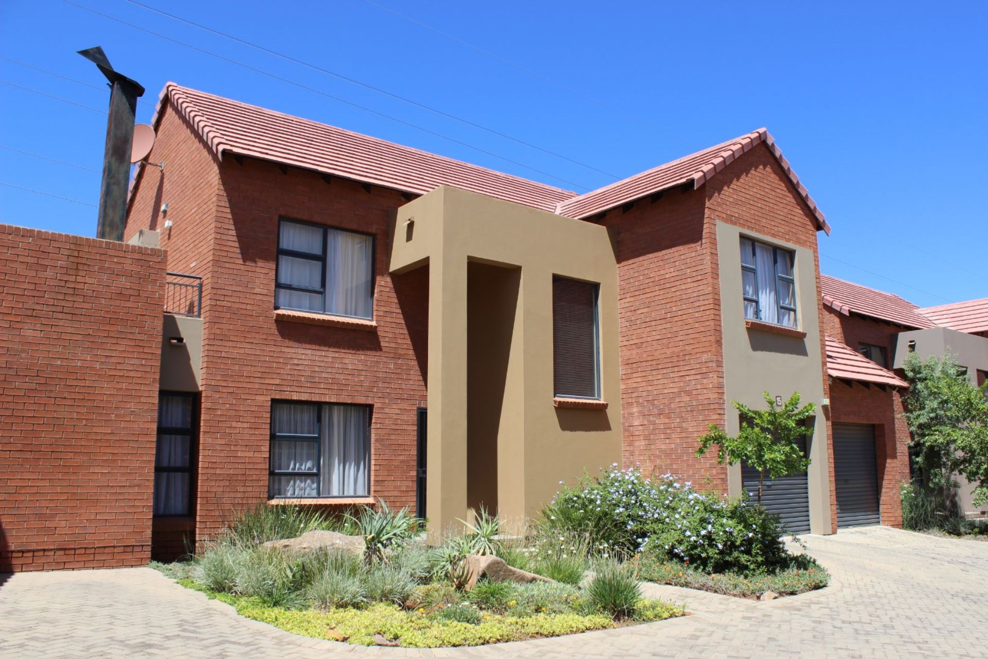 Townhouse For Sale In Wild Olive Estate, Bloemfontein, Free State for R