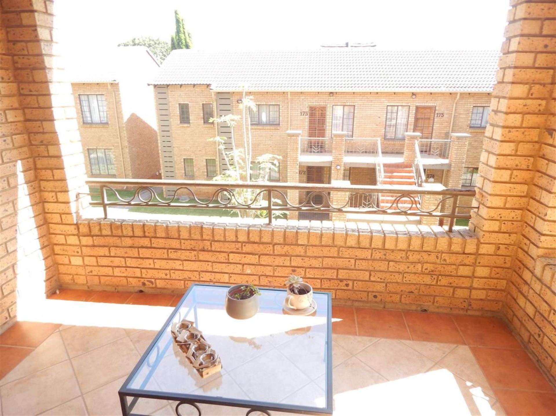 Townhouse To Rent In Olympus A H, Pretoria, Gauteng for R 6,400 /month