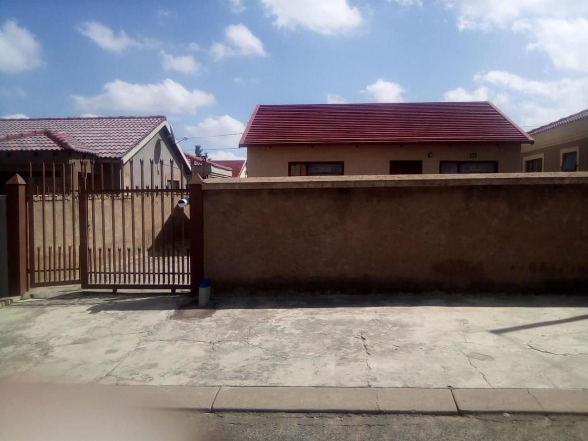 House For Sale In Mabopane, Pretoria, Gauteng for R 350,000