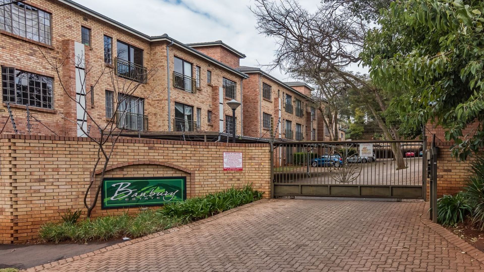 Apartment Auction In Westdene, Johannesburg, Gauteng for R 830,000