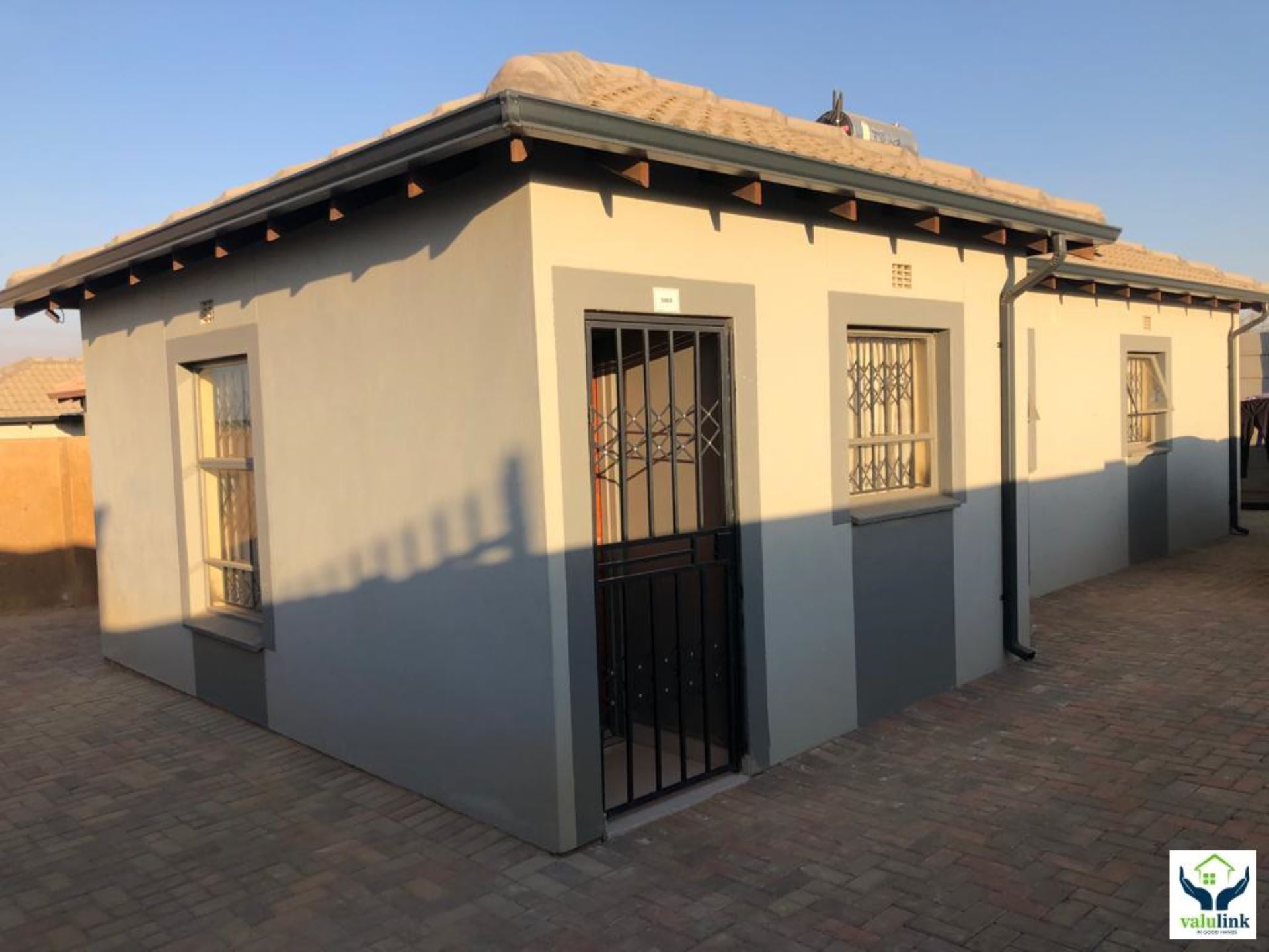 House For Sale In Clayville Ext 71, Midrand, Gauteng for R 970,000