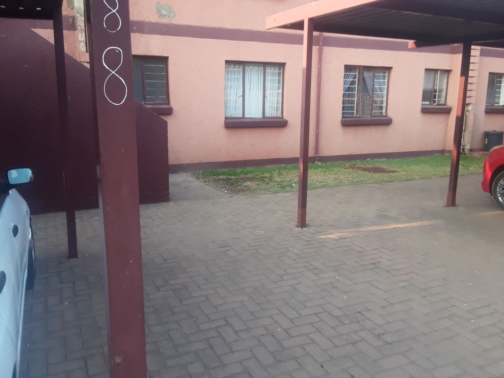 Apartment For Sale In East Lynne, Pretoria, Gauteng for R 510,000