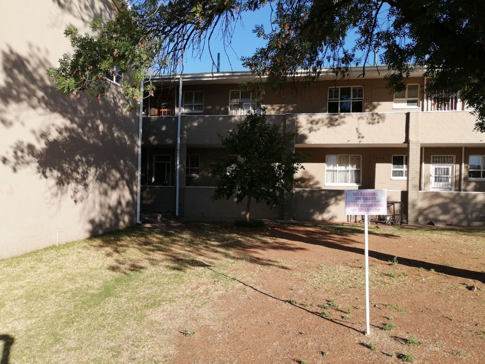 Flat For Sale In Wilgehof, Bloemfontein, Free State For R 499,000