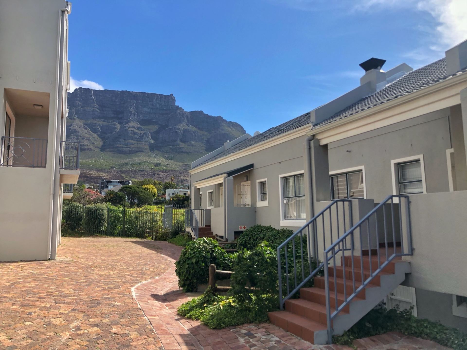 Townhouse To Rent In Vredehoek, Cape Town, Western Cape for R 16,000 /month