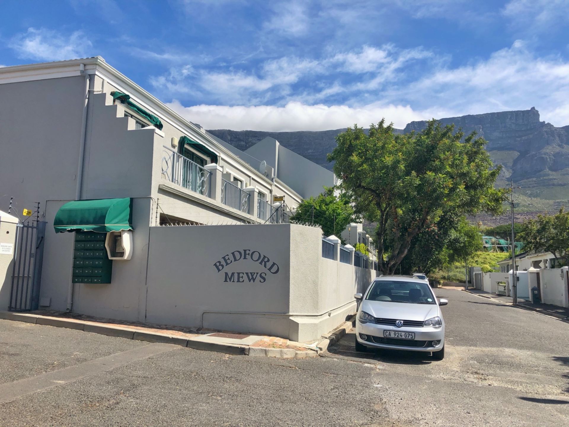 Townhouse To Rent In Vredehoek, Cape Town, Western Cape for R 16,000 /month
