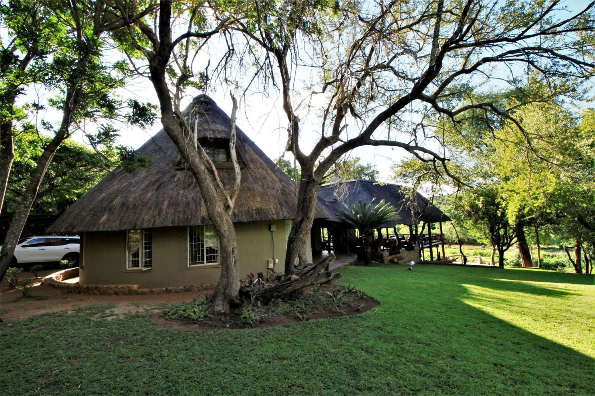 House Pending Sale In Ndlovumzi Nature Reserve, Hoedspruit, Limpopo for