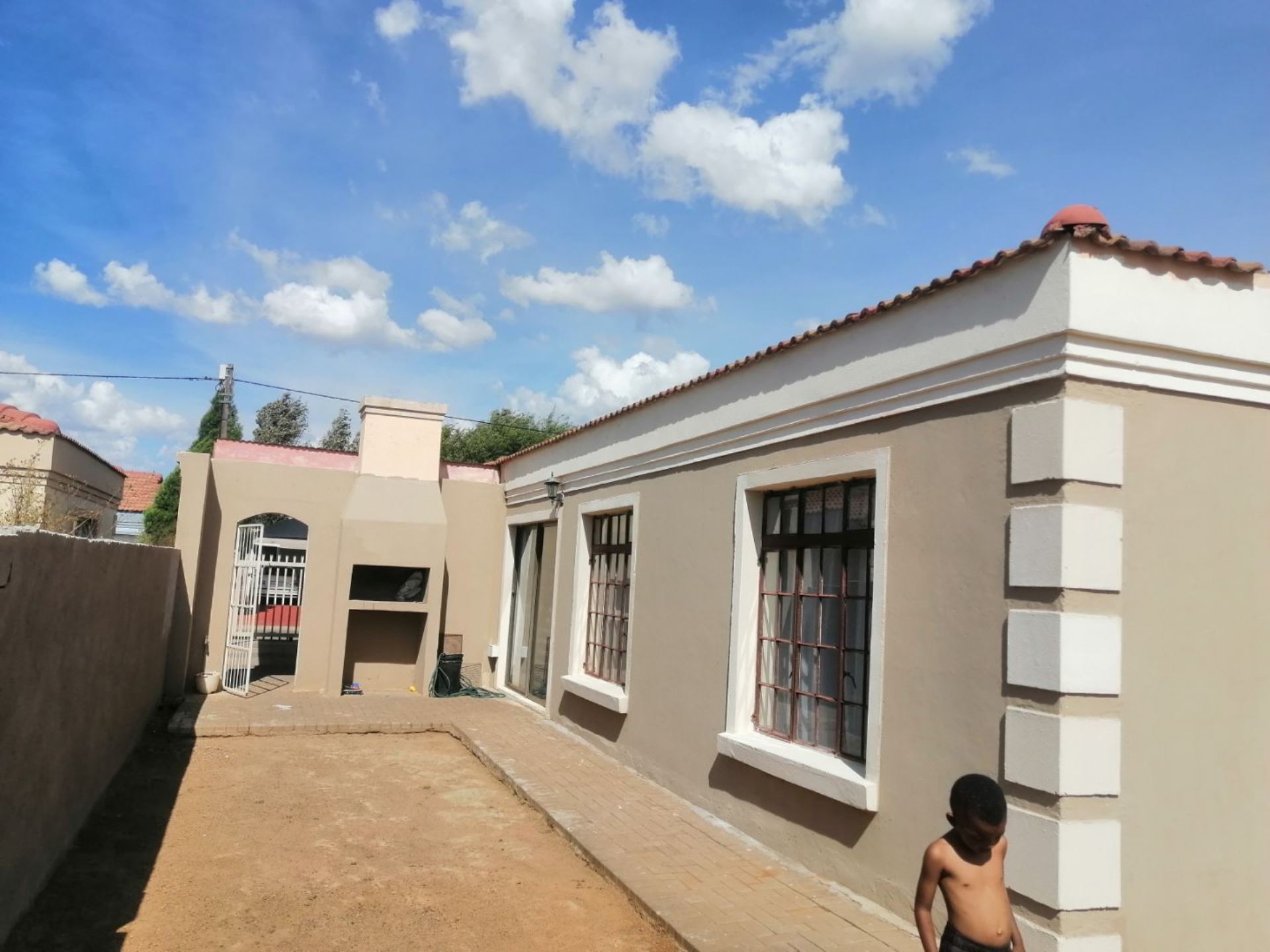House For Sale In Mandela View, Bloemfontein, Free State for R 975,000