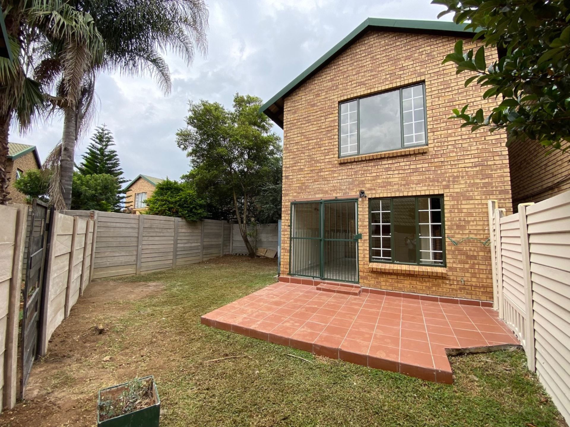 Townhouse For Sale In Faerie Glen, Pretoria, Gauteng for R 960,000