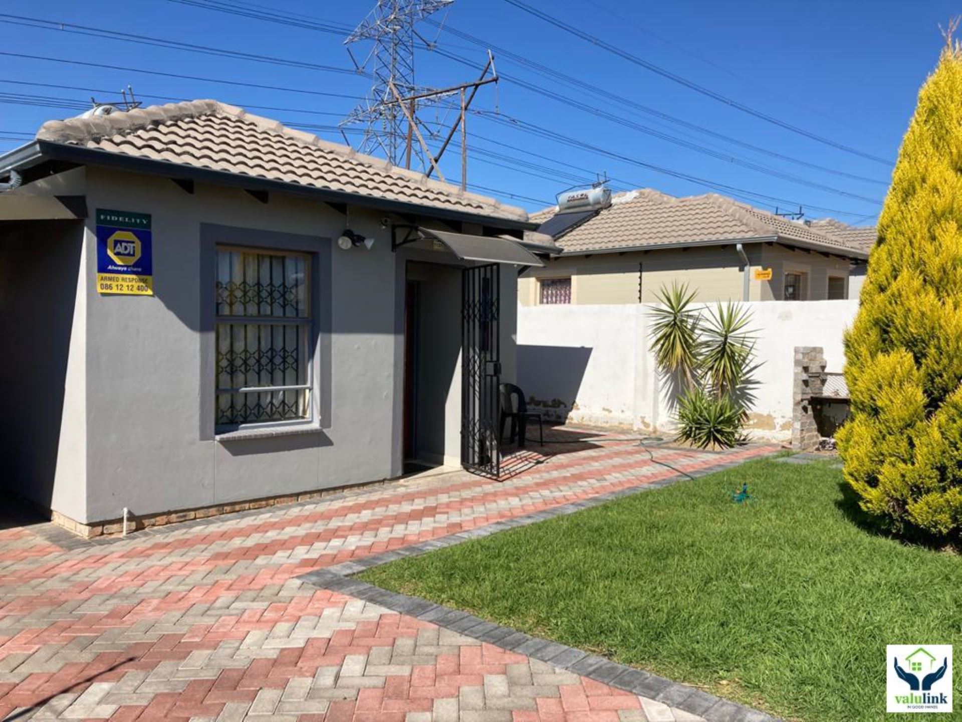 House For Sale In Riverside View, Midrand, Gauteng for R 900,000