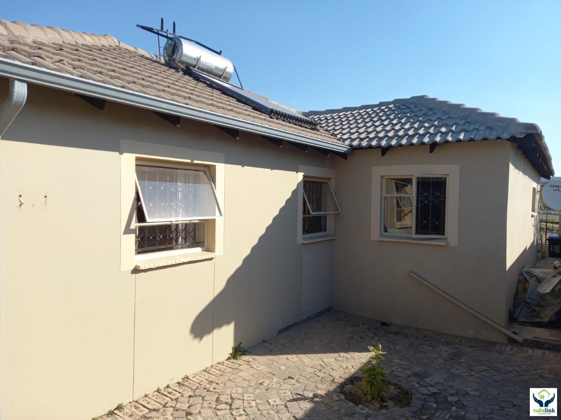 House For Sale In Riverside View, Midrand, Gauteng for R 1,200,000