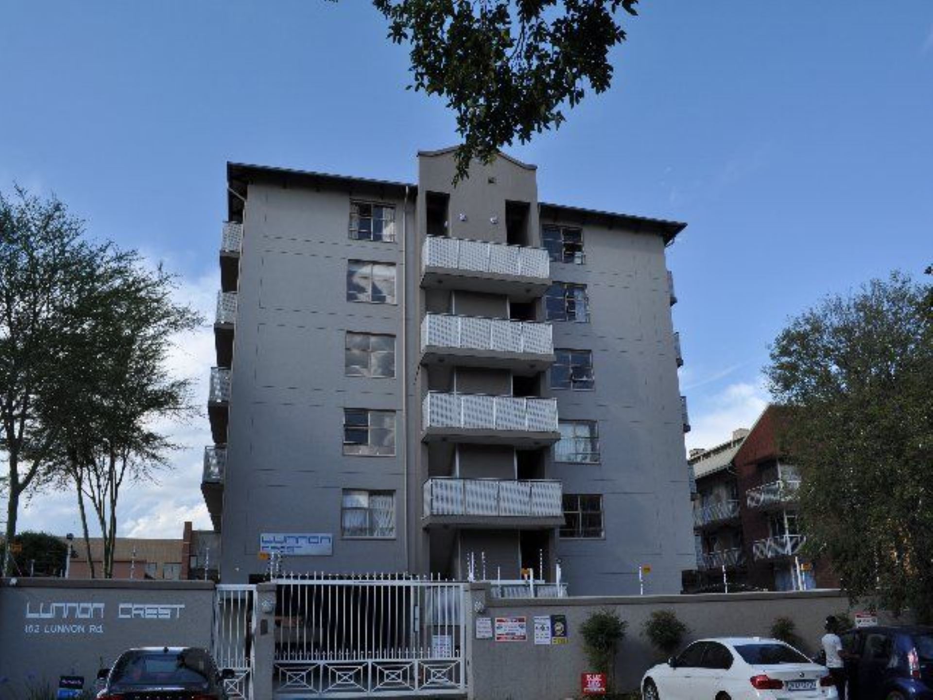 Apartment For Sale In Hillcrest, Pretoria, Gauteng for R 1,100,000