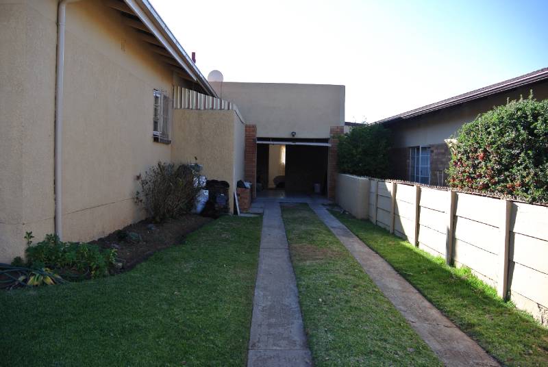 House For Sale in HOMESTEAD, GERMISTON Picture 4
