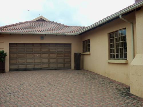 House For Sale in AERORAND, MIDDELBURG Picture 3